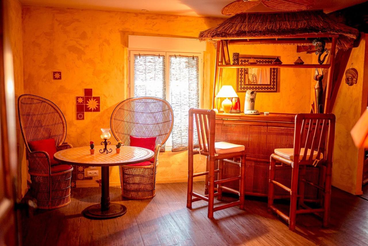 Domaine De La Croix Du Vexin Bed and Breakfast Themericourt Exteriör bild
