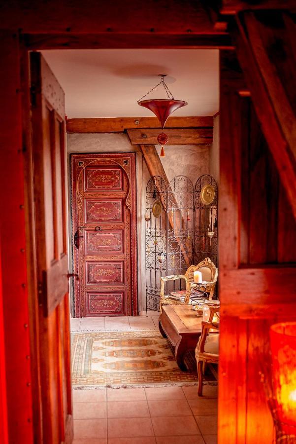 Domaine De La Croix Du Vexin Bed and Breakfast Themericourt Exteriör bild